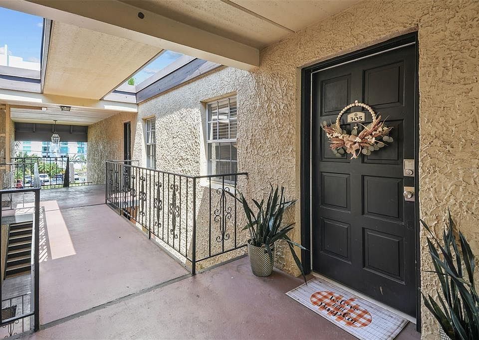1st image of 5304 W KENNEDY BOULEVARD #305