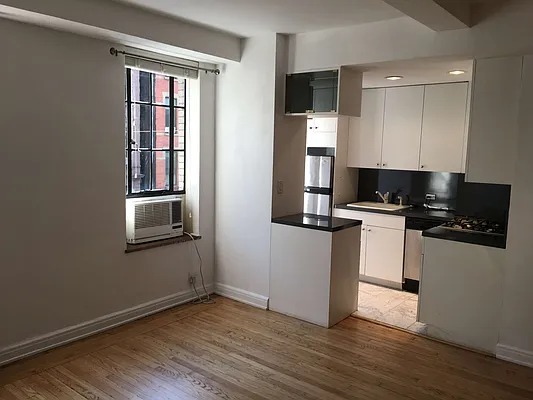 Rented by McDonagh Real Estate | media 16