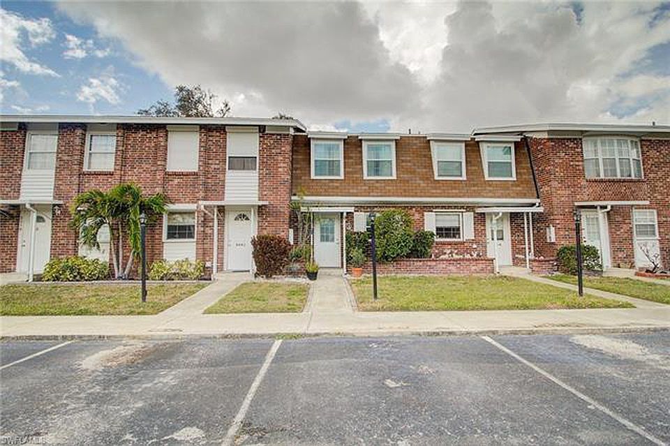 1st image of 864 Courtington Ln APT I