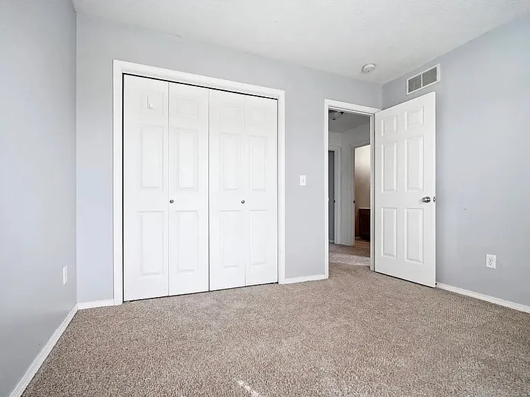 2719 Gill St — Photo 12