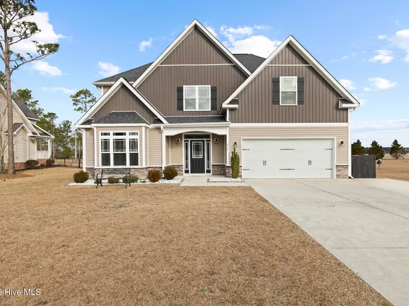 414 Meadowland Circle, Maple Hill, NC 28454