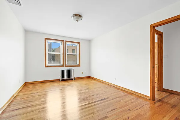 Bedroom, photo 1