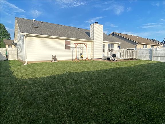 3rd image of 642 Rain Hollow Dr