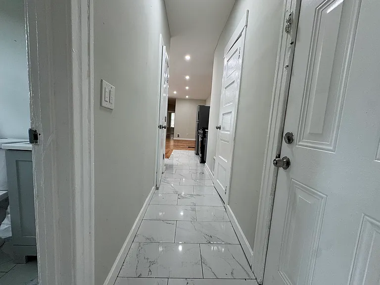365 Howard Ave #R2 — Photo 9