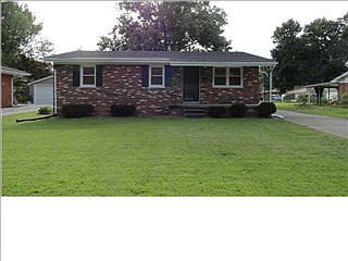 4th image of 1925 Carol Dr
