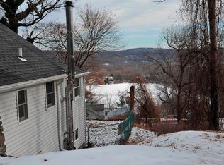 58 Tanglewylde Rd, Lake Peekskill, NY 10537