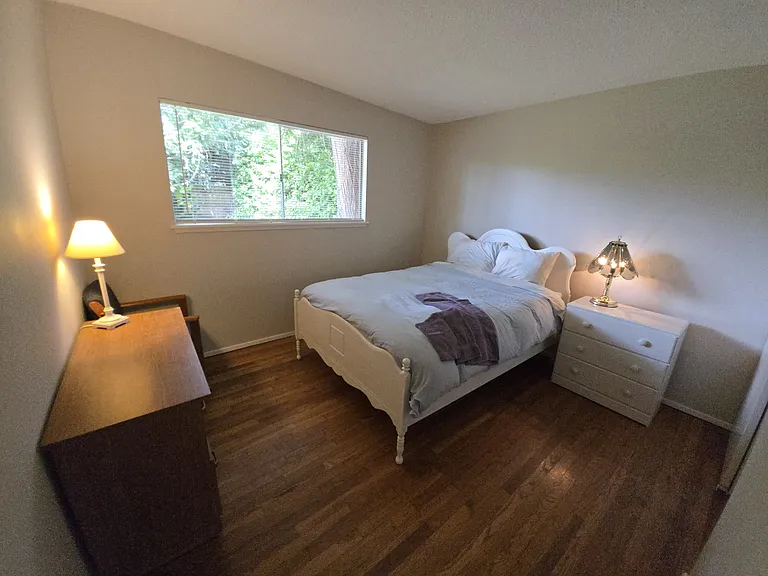 NW Bedroom & Desk