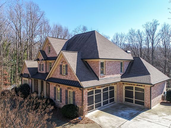 2nd image of 1225 Dixon Cir