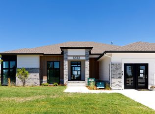 1232 W Lakeway Ct, Andover, KS 67002