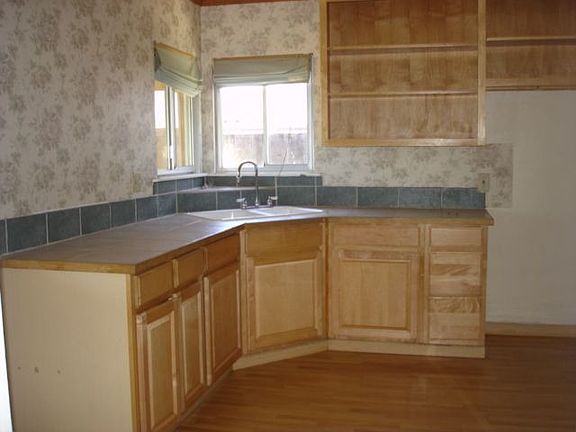 2nd image of 295 N Cragmont Ave