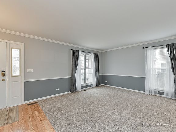3rd image of 494 Larkspur Dr
