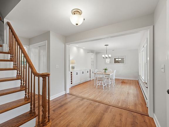 4th image of 317 E Forest Ln