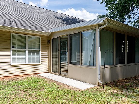 5th image of 138 Pheasant Ridge Cir