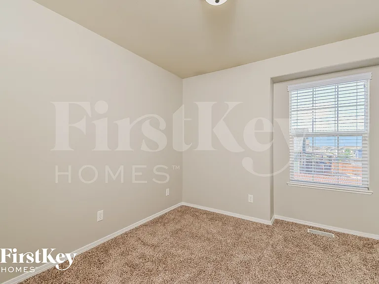 1749 Dewhirst Dr — Photo 12