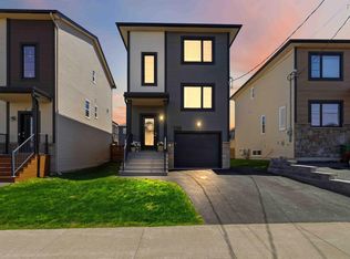 128 Titanium Cres, Halifax, NS B3P 0J2