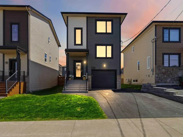 128 Titanium Cres, Halifax, NS B3P 0J2