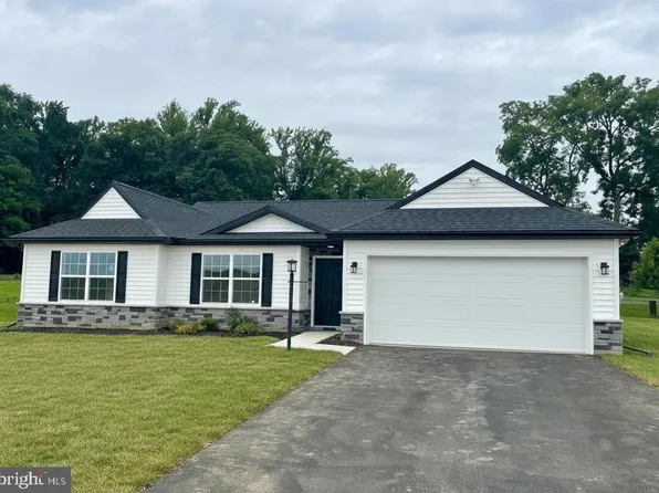 308 Jasmine Dr Lot 57, Lebanon, PA 17042