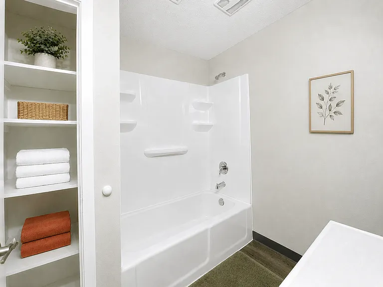 Fontainebleau Apartments — Photo 3