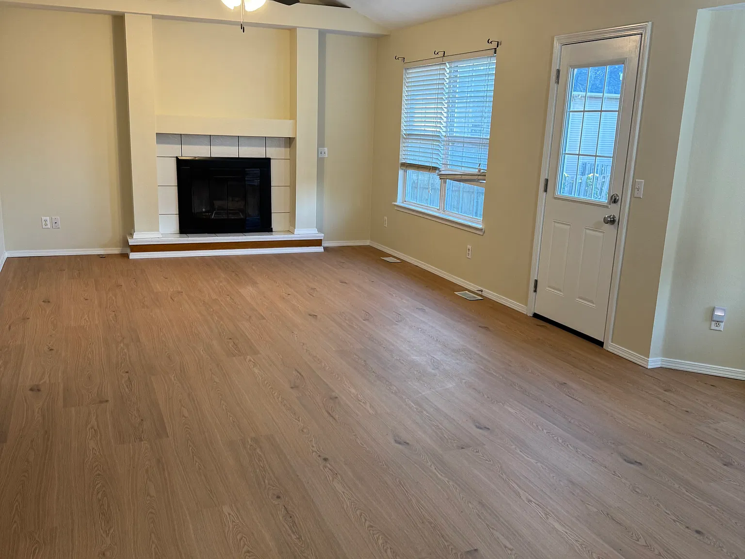 3 bed, 1250 sqft, $1,595 — Photo 4