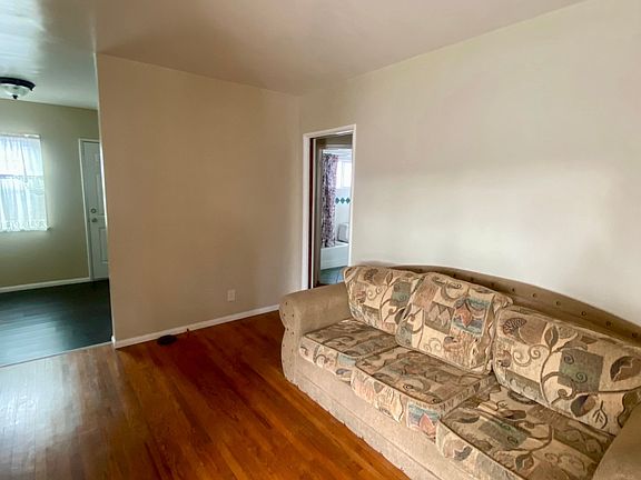 2nd image of 1543 Lake St #B