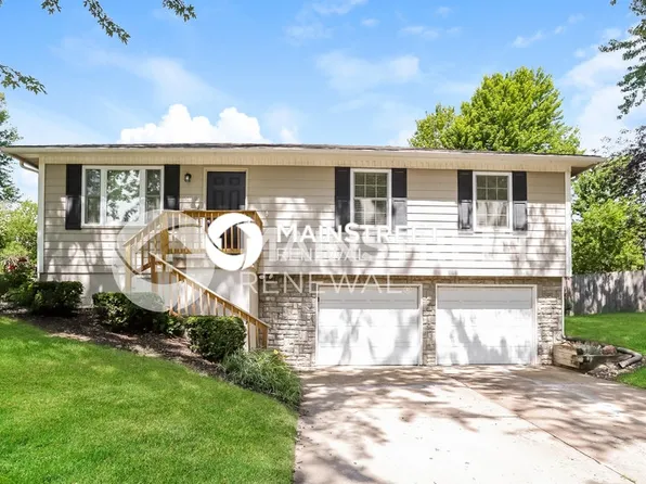 408 SE Jackson St, Lees Summit, MO 64063