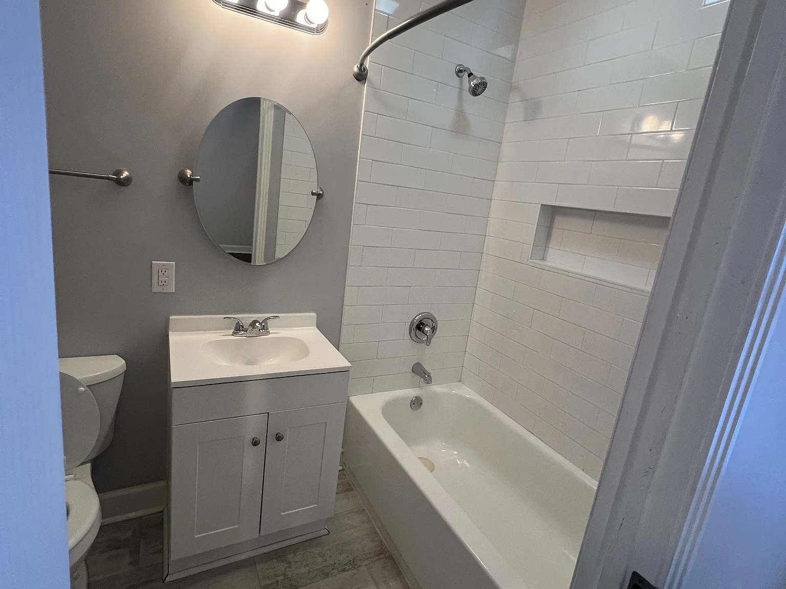 2924 Mere Drive - 2924 — Photo 3
