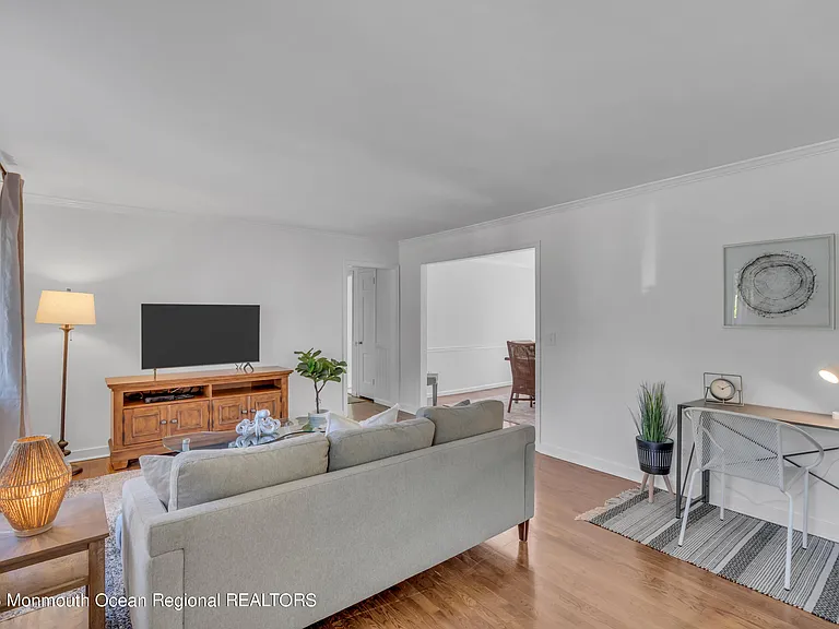 608 Brielle Ave — Photo 5
