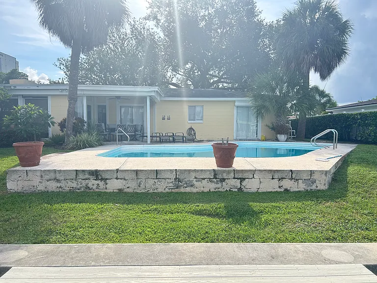 3942 W Eden Roc Cir — Photo 18