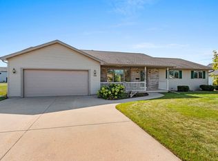 3066 Jauquet Dr, Green Bay, WI 54311