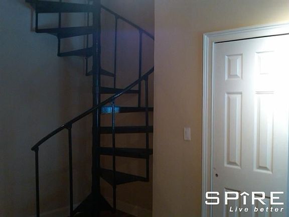 5th image of 220 E 12th St APT 5A