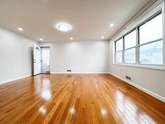 4th image of 85 Manila Ave Floor 1