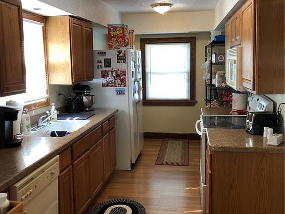 5th image of 443 Lindenwood Ave