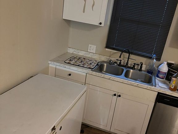 4th image of 2003 Anderson Ave