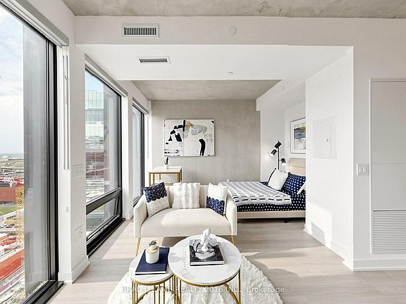 4th image of 284 King St E #1308