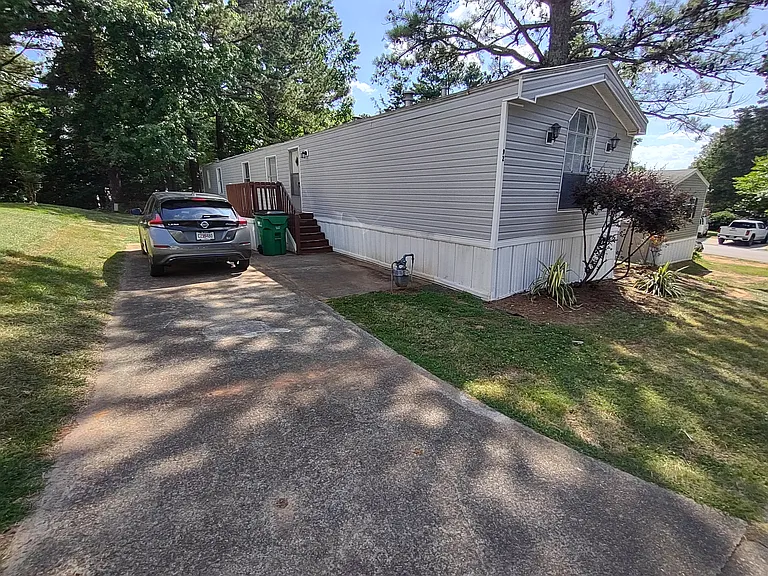 92 Tate Ln #92 — Photo 1