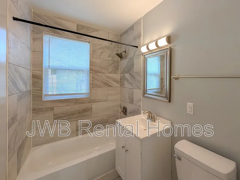 6135 Lynnwood Ave #A — Photo 13