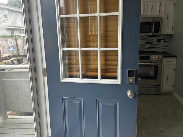 306 River Walk Dr, New Bern, NC 28560