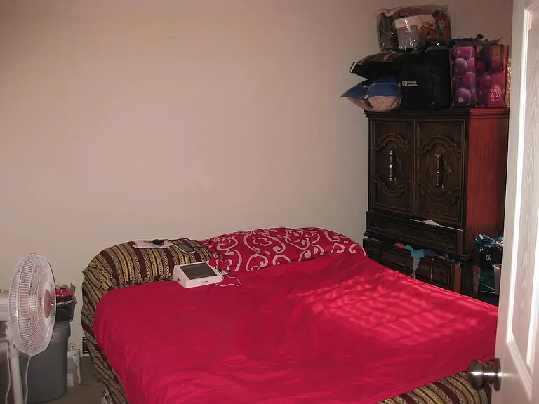 421 Maywood Ct — Photo 5