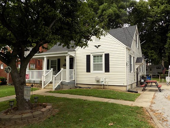 4th image of 3535 Warner Ave