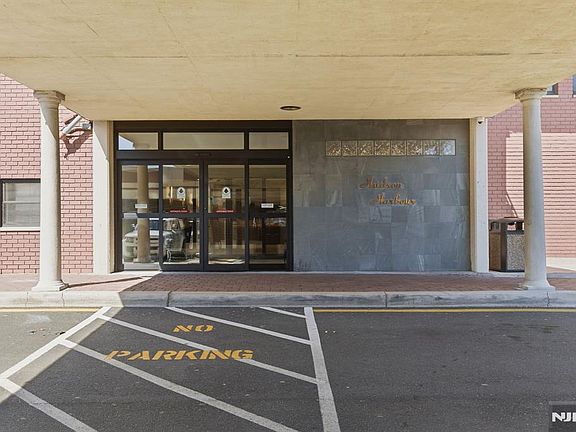3rd image of 1203 River Rd APT 1H