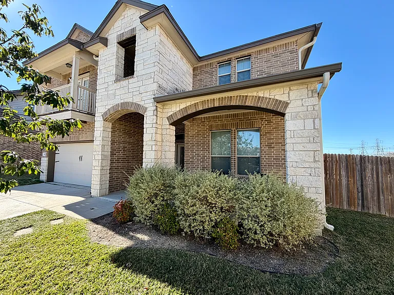 3301 Aubree Katherine Dr — Photo 2
