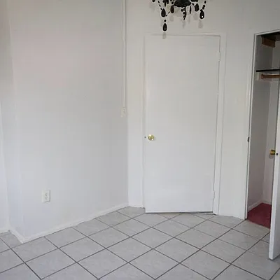 Rented by Nooklyn NYC LLC | media 32