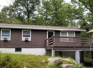 582 Chamonix Ln, Zion Grove, PA 17985