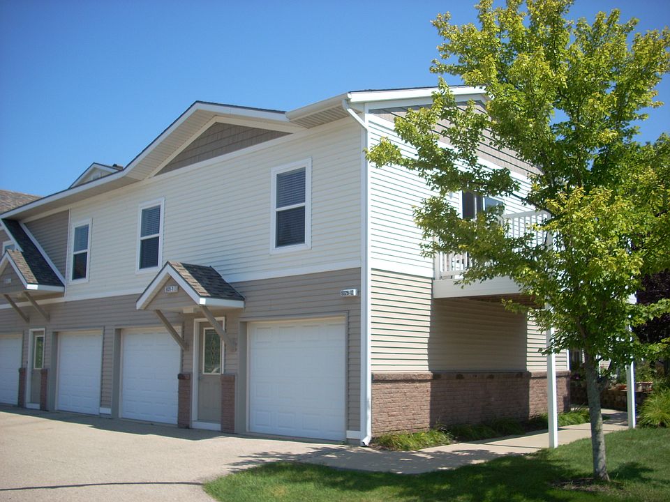 1st image of 6026 E Fieldstone Hills Dr SE Unit 11
