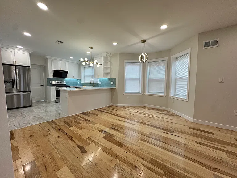 189 Meredith Ave — Photo 27