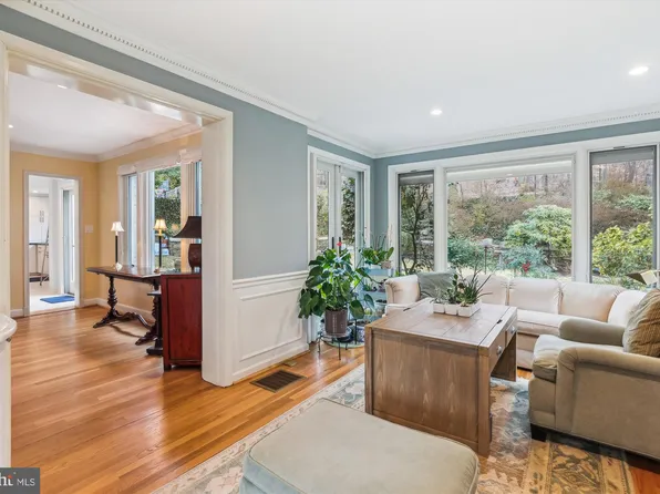 2217 46th St NW, Washington, DC 20007