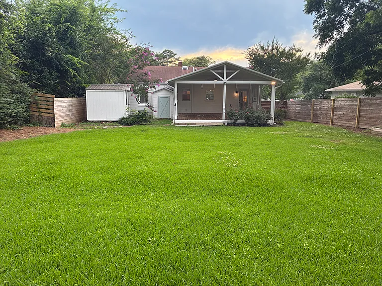 801 Grove St — Photo 32