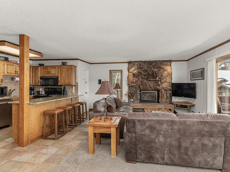Living Area | Overlooking Mountain View