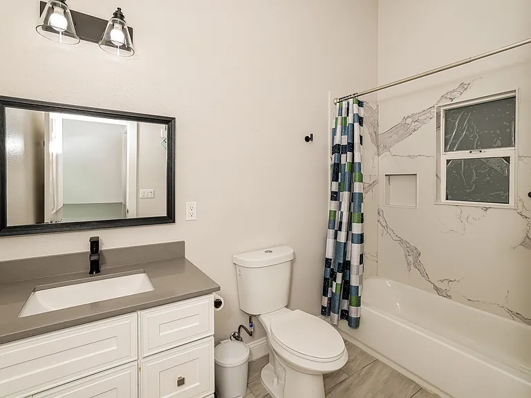 15-photo-Bathroom