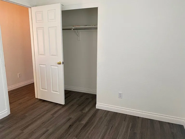 8029 Sierra Largo Dr — Photo 24